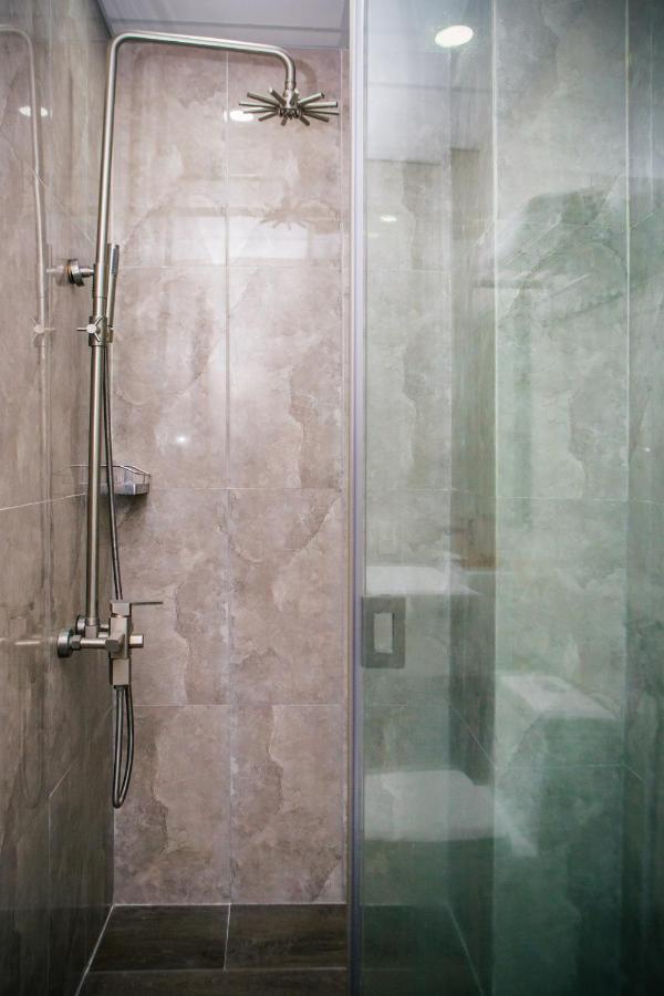 Cozy Hotel Ho Chi Minh City Bagian luar foto